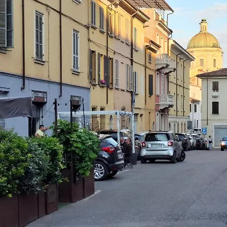 Guesthost - Res Gioia * Piacenza